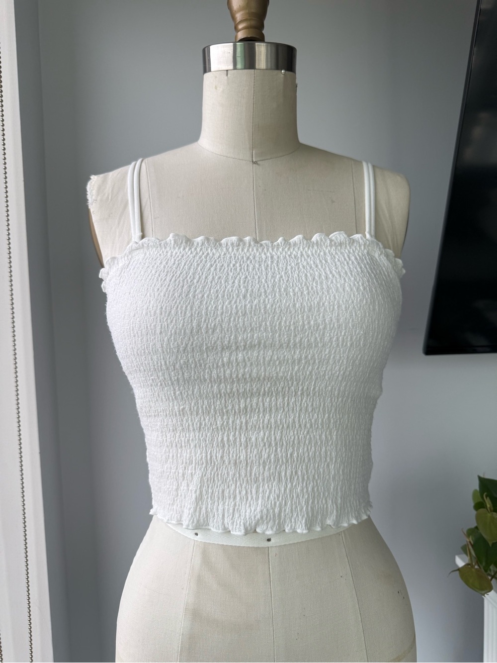 Gu (uniqlo) Padded White Smocked Square-Neck Crop Tank Top
